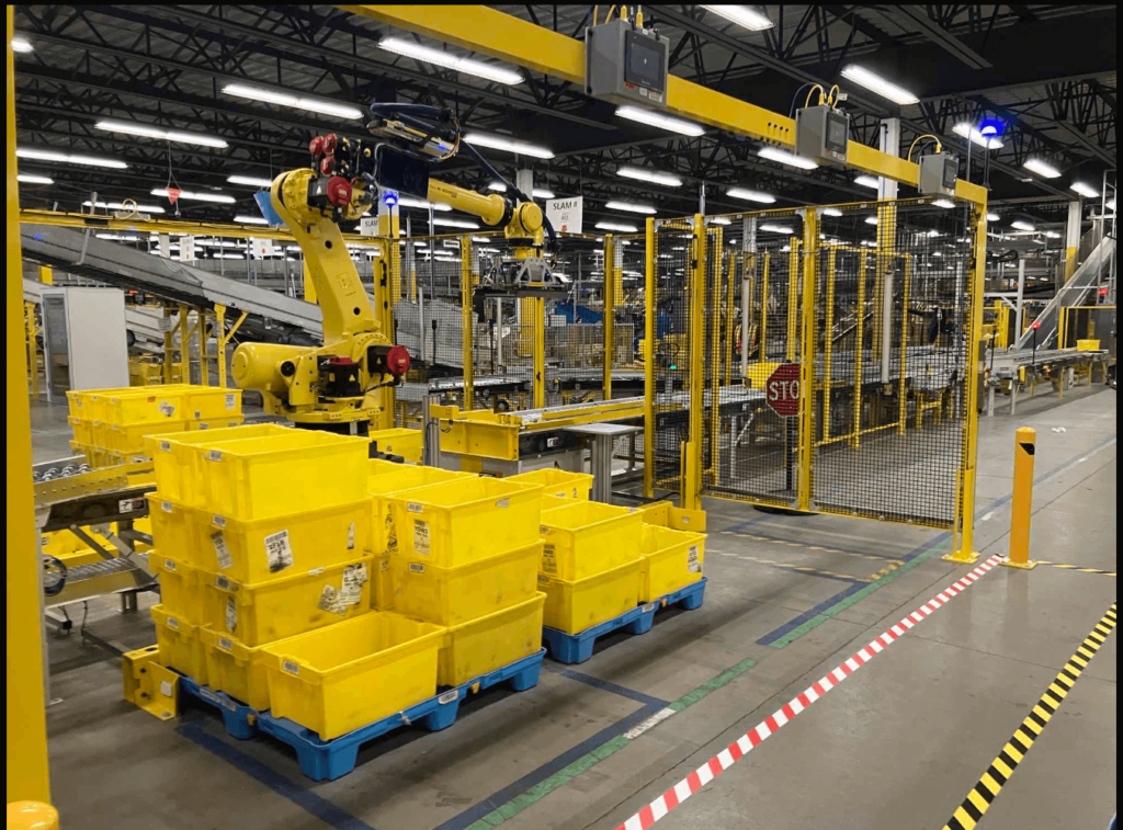 robotic cell in e-commerce fufillment center